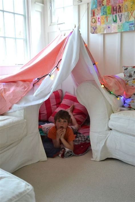 Quiero recibir un boletín mensual con recursos gratuitos para usar en mis clases. Cabaña con sábanas y almohadas. Juegos y actividades para ...