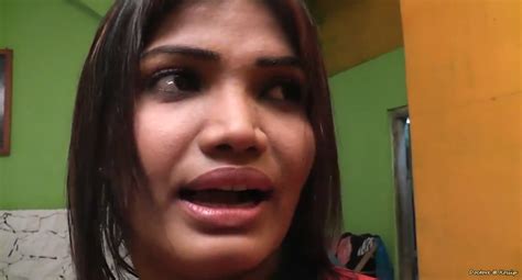 Hot Wet Nipples Boobs Show Bathing By Sinhala Actress Sayanaya