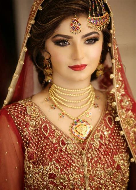Pin By Laila Farhat On Bridal Couture Pakistani Bridal Makeup