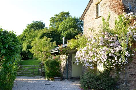 The cottage is set in stunning countryside where you can enjoy a picturesque self catered holiday. Flear Country Cottages and Lodges, Devon, Linhay Exterior ...