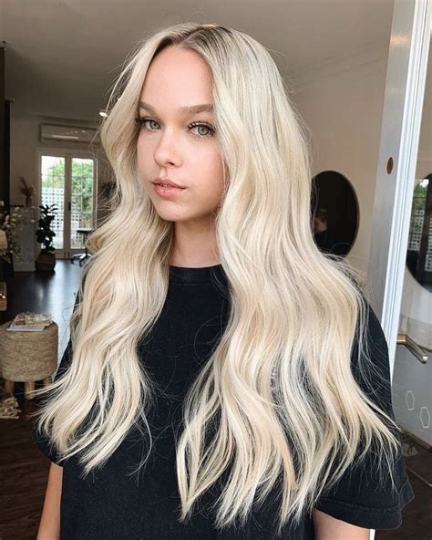 Pin By Allison Reich 🦋 On Fashion And Style Blonde Hair Shades Blonde Dimensional Hair Light Hair