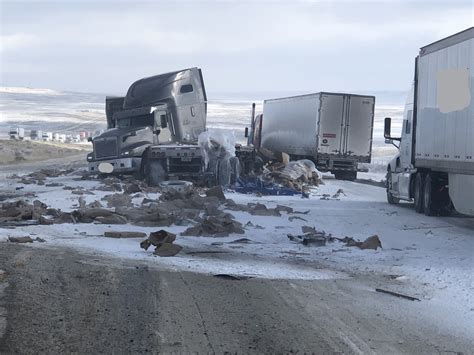 Multiple Crashes Amid Flash Freezing High Winds On I 80 In Wyoming