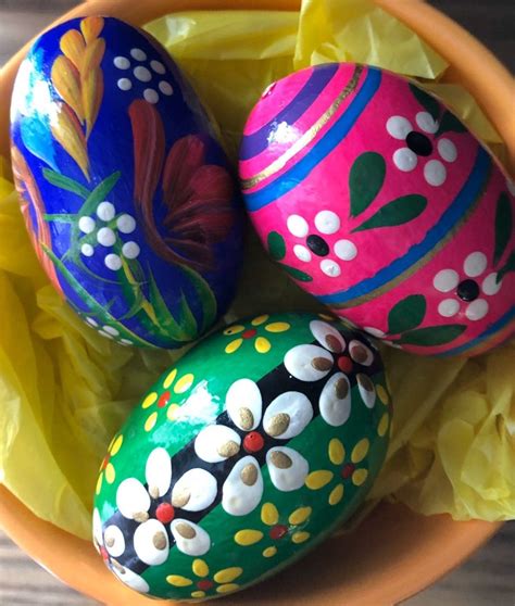 German Hand Painted Wooden Easter Eggs In 2020 Easter Egg Painting