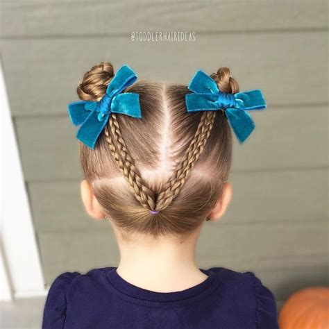 Braids & twists to half up ponies, there's something unique for all little girls. Praznične frizure za djevojčice (GALERIJA) | Friz