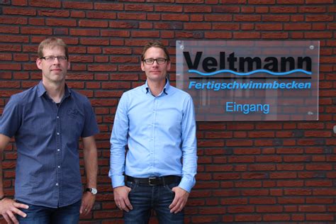 We found that veltmann.eu is poorly 'socialized' in respect to any social network. Ausstellungseröffnung bei Veltmann