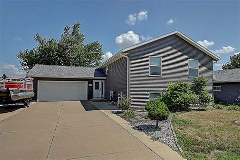 2230 Hillview Drive Marion Ia 52302