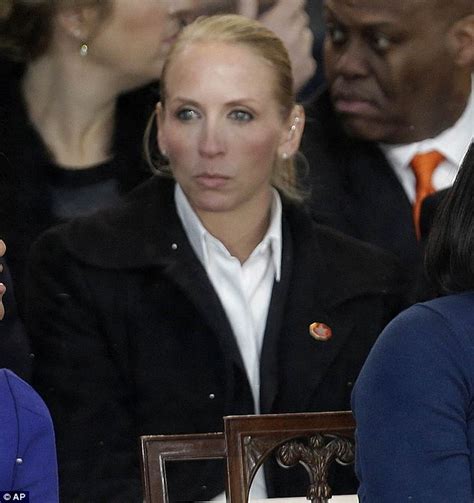 Inauguration 2013 Female Secret Service Agent Protects President Obama