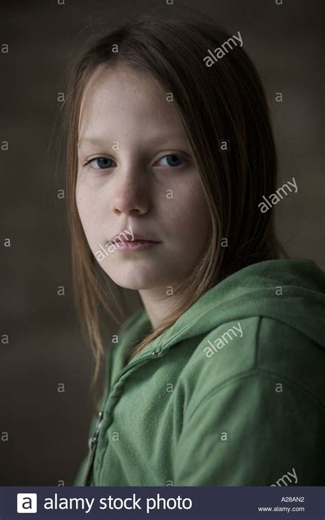 Pretty 12 Year Old Blonde Fotos Und Bildmaterial In Hoher Auflösung