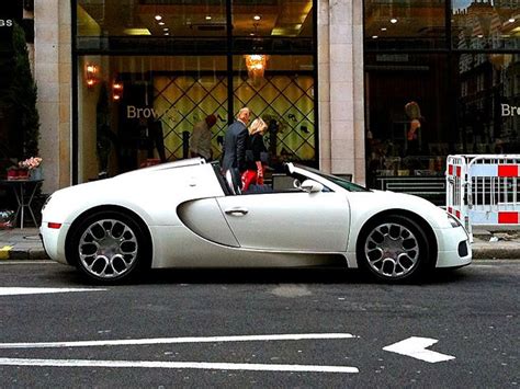 Automotive Database Bugatti Veyron