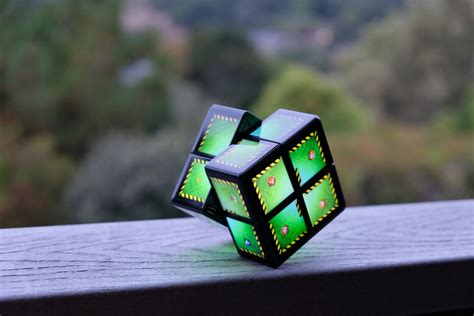 Wowcube La Evolución Del Cubo De Rubik Tiene 24 Pantallas Y 8 Microchips