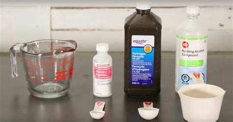 The cdc recommends at least 60% alcohol in hand sanitizer to effectively battle viruses. 3 Homemade Hand Sanitizer Recipes (Rubbing Alcohol ...