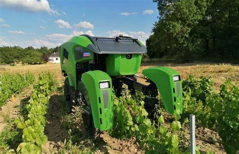 První Hybridní Robot Pro Zemědělství Sitia Trektor Je Mostem Mezi