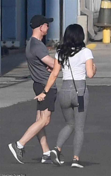 Jeff Bezos And Mistress Lauren Sanchez Take Helicopter To Hike In