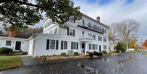 Woodbury Ct Unique Lodging For Getaways Vacations 1754 House