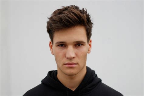 The most compatible signs with aquarius are generally considered to be aries, gemini, libra, and sagittarius. Wincent Weiss | News | "Irgendwas gegen die Stille": Das ...