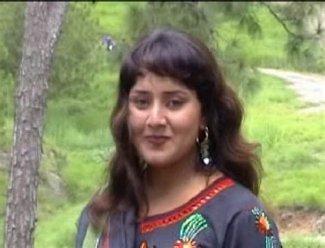 Semono Iku Pashto Film Actress Nadia Gul New Pictures With Nice Smile And Style