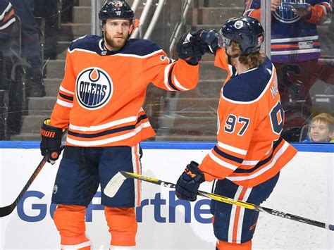 Mcdavid has eight goals this season, tied for the league lead with vancouver's brock boeser, and leads the points race with 22 — one ahead of draisaitl. McDavid, Draisaitl power Oilers to blowout victory vs ...