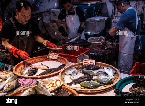 China Fish Market Hi Res Stock Photography And Images Alamy