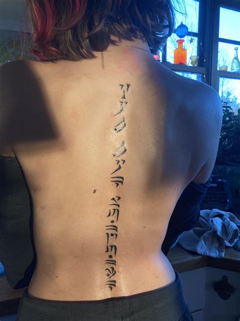 What Does Riley Reids Back Tattoo Say Astylish Fashion