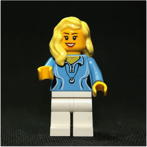Lego hikaru blue hair exo force minifigure 7709 7700. Woman - Long Blonde Hair - Blue Jacket | Daily Minifig