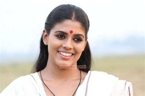 Iniya Pic Malayalam Movie Naga Bandham Stills