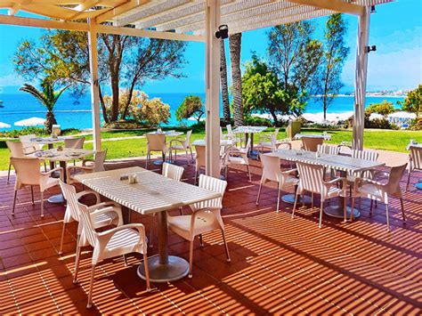 Euripides' play helen, written in the late 5th century bc, is the earliest source to report the most familiar account of helen's birth: Hotel Grecian Sands, Ayia Napa, Kypr jih (řecká část ...