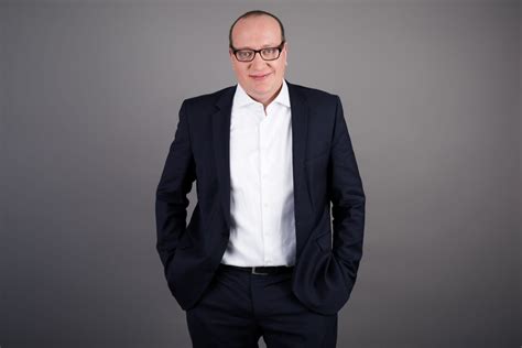 More than 55,000 employees service about 16 million customers through around 3,000 business outlets. Raiffeisen Bank International: Kröger übernimmt Leitung ...