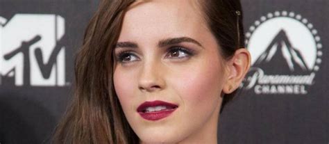 Emma Watson Féministe Et Seins Nus La Polémique Embrase Twitter Et L
