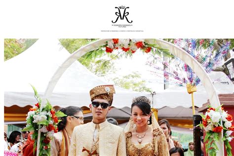 Octavia lah yang melakonkan watak sabrina di dalam drama umairah. KAWAN KAWAN: Wedding | Ijat and Via | 19 February 2011