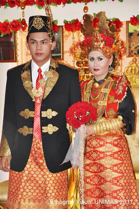 Pakaian Tradisional Suku Kaum Brunei Pakaian Tradisio Vrogue Co