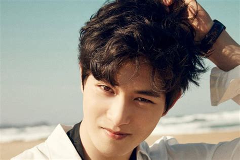 The singer is active as a member of the band drug restaurant, but he made a solo comeback this time with fiancée. the lyrics are about proposing to your lover and promising that you'll protect them. CNBlue's Lee Jong-hyun admits he watched sex videos shared ...