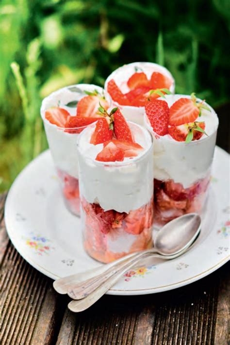 Trifles Aux Fraises Une Recette De Dessert Facile Et Rapide Dessert Facile Et Rapide