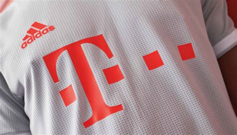 Магазин→мужчинам→мужская одежда→футболки → adidas bayern munich away shirt 2021 2022. Bayern München uitshirt 2020-2021 - Voetbalshirts.com
