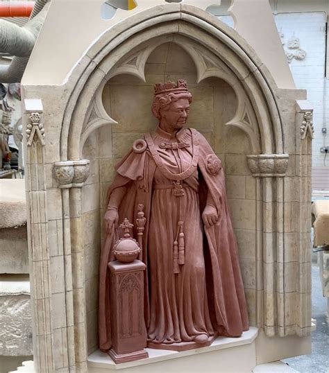 Revealed How The York Minster Statue Of The Queen Will Look Yorkmix