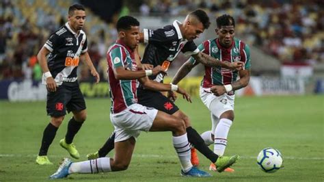 Time tem desfalques e vem de empate contra o flu. Vasco x Fluminense, pela terceira rodada da Taça Rio, muda ...