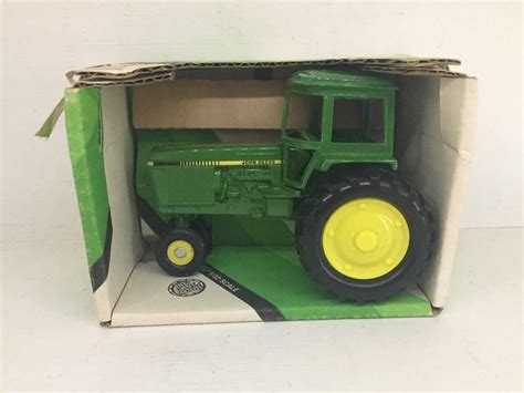 Toy Models Ertl John Deere Sound Idea Tractor With Sound Gard Body