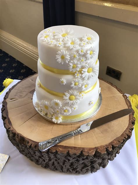 Daisy Wedding Cake Daisy Wedding Cakes Daisy Wedding Cake