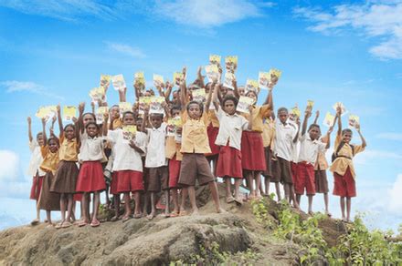 Dalam sambutannya di peringatan hari pendidikan nasional yang dirilis di situs resmi kemendikbud, menteri pendidikan dan kebudayaan republik indonesia,muhadjir sehingga pengaruh teknologi ataupun internet tidak memberikan dampak yang buruk terhadap perkembangan belajar siswa. Masalah Pendidikan Di Indonesia - Kumpulan Dari Beberapa ...