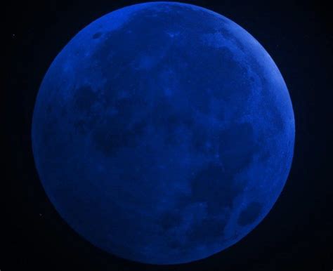 See moon phases for all 12 months of 2021—plus, you can go backwards or forwards in time to find out the full moon or moon phases from 1902 to 2037! Once in a blue moon... happens tonight