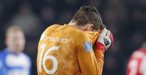 Hij fungeert als bodyguard voor spelers die het supportershome bezoeken of plaatsnemen op. 'Een grote teleurstelling, maar dat polletje tegen Ajax was nog veel erger' | VoetbalPrimeur.nl