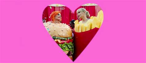 Taylor Swift Loves Katy Perry And Zooey Deschanel's Clever New Video