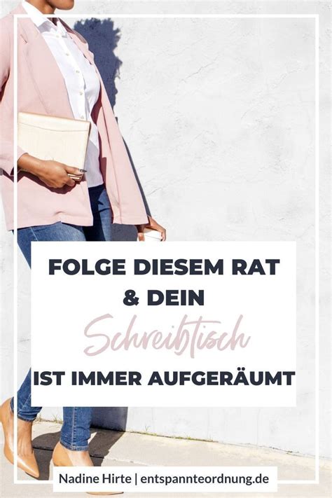 Ein chaotischer schreibtisch lenkt unnötig von der arbeit ab. Schreibtisch aufräumen und organisieren • [Tipps vom Profi ...