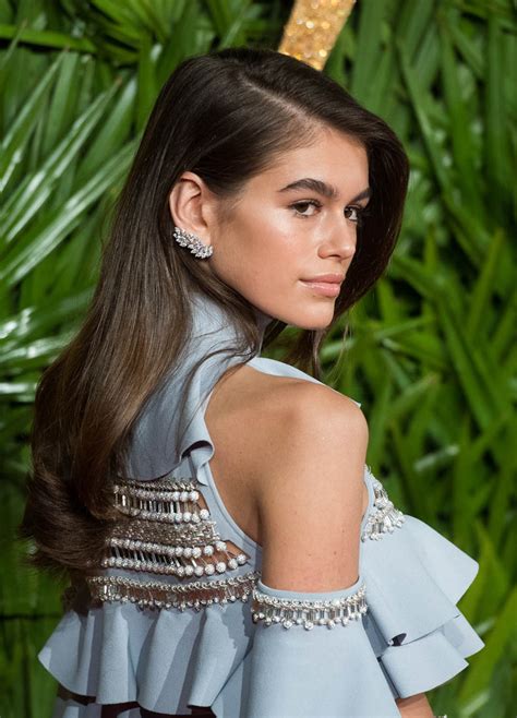 Kaia gerber and michelle trachtenberg talk modeling and acting kaia on kaia: Kaia Gerber is still happening at the British Fashion Awards