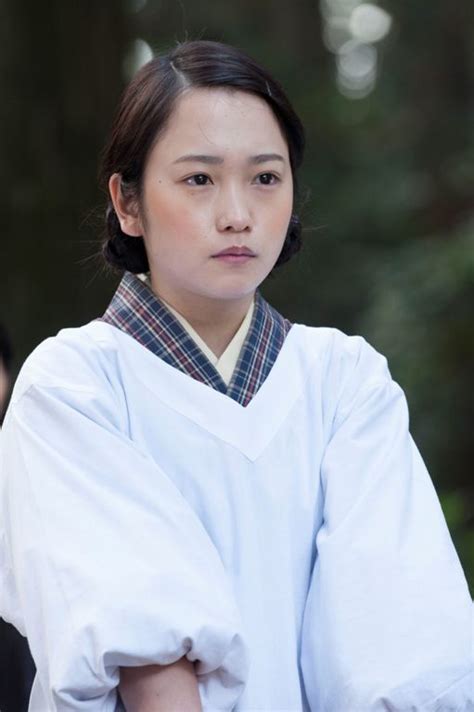가와에이 리나 (ko) cantante giapponese (it); 川栄李奈、朝ドラでの演技が高評価!最新水着画像で豊満 ...