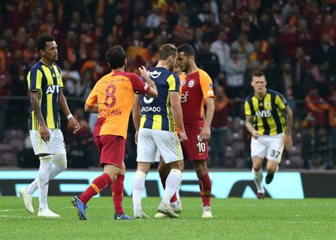 Galatasaray'a galibiyeti getiren golleri donk. Galatasaray - Fenerbahçe derbisi sonrasındaki kavga ...
