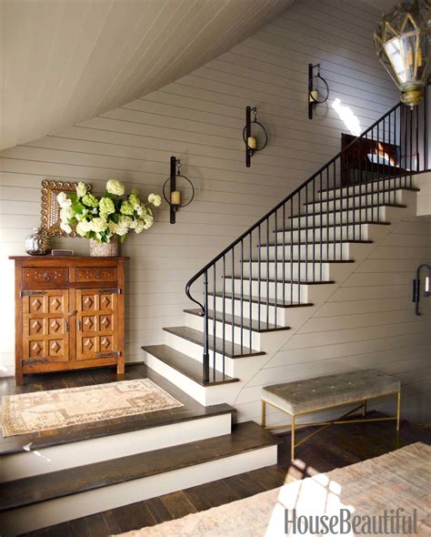 Staircase Landing Wall Design Landing Stair Decor Decorating Stairwell