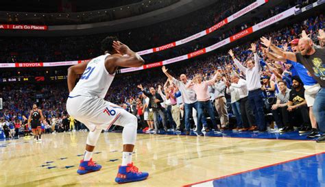 Los Sixers Y Joel Embiid Pasan Por Encima De Los Raptors