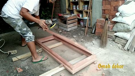 Buat beberapa teralis jendela yang bisa dibuka dan tutup dengan mudah dari dalam. CARA MEMBUAT JENDELA KAYU 3x5cm - YouTube