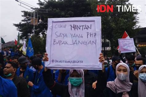 Ruu tentang cipta kerja, ruu tentang ketentuan dan fasilitas perpajakan untuk penguatan perekonomian, dan ruu tentang pengembangan dan penguatan sektor keuangan. Meme Lucu Demo Omnibus Law Poster Kocak - Indonesia Meme