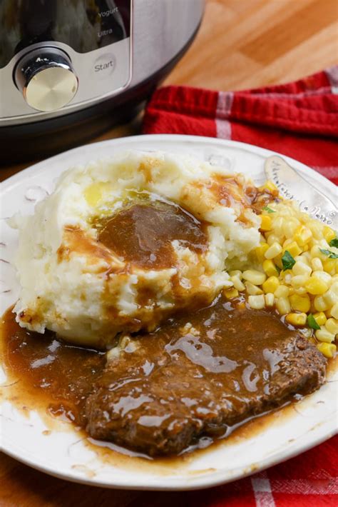Pass the mashed potatoes and boiled peas at the table. Deer Round Steak Recipes Oven | Dandk Organizer